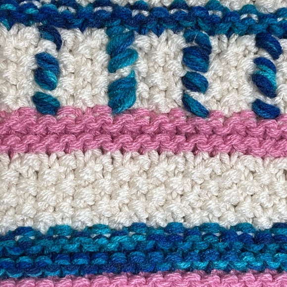 Knitted wall hanging. - Picture 4 of 4